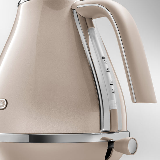 Delonghi - Icona Metallics Electric Kettle, Beige -KBOT3001.BG